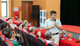 Khoa Vật lý cùng BCH Hội vật lý giao lưu tại các trường chuyên Bắc Ninh và Nam Định